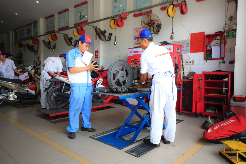 Khu vệ sinh phụ tùng và kiểm tra